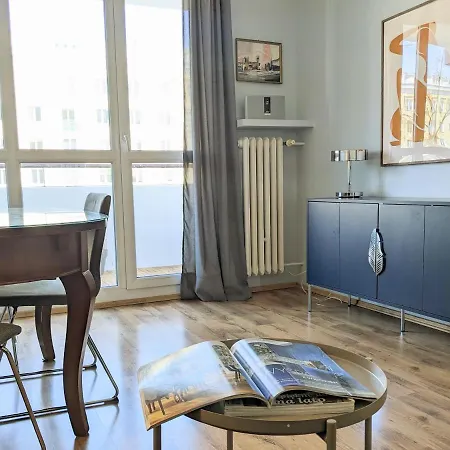 Matisse By Mythings Apartment